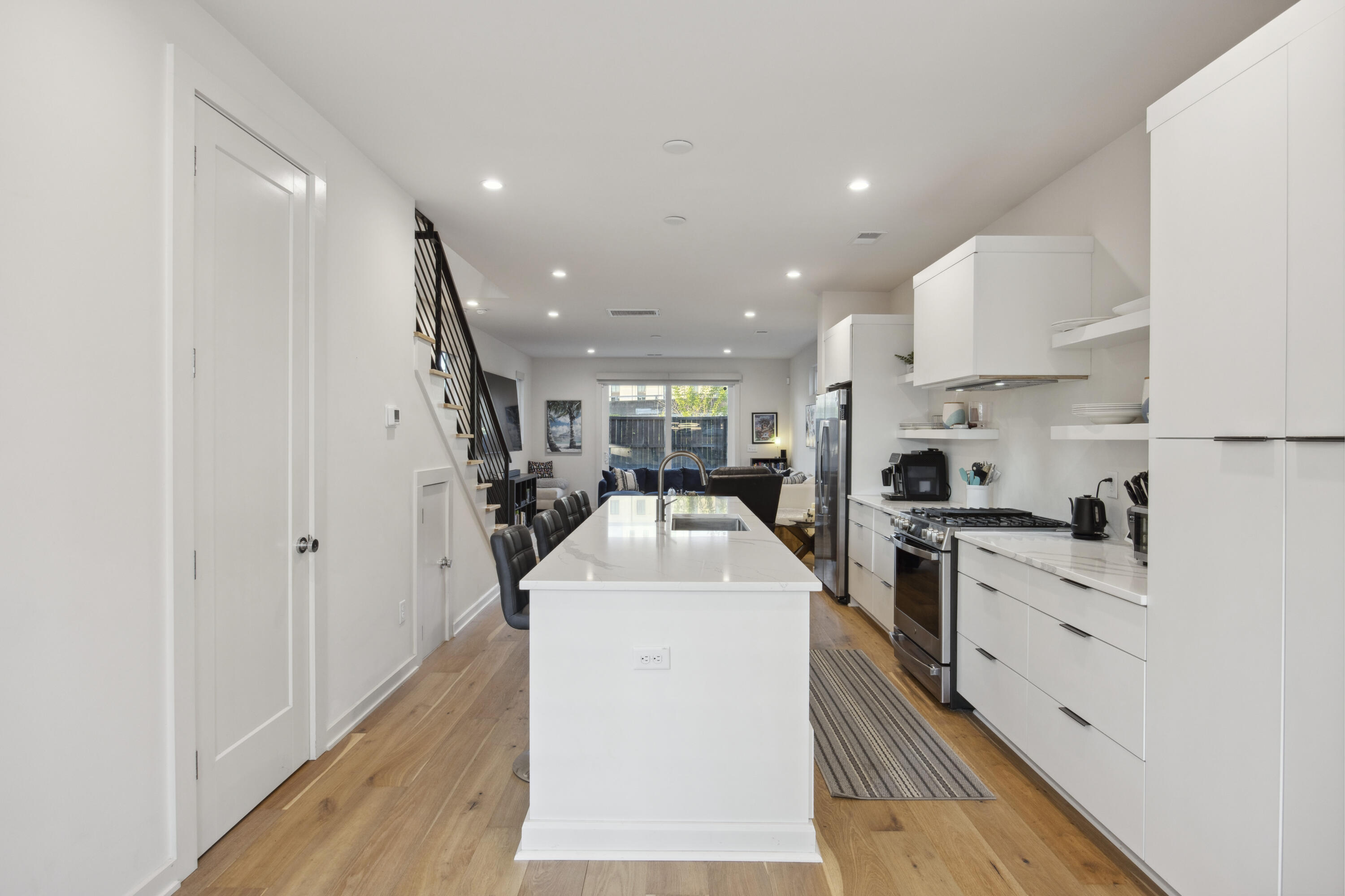 14 F Street, Unit B Charleston, SC 29403 - Photo 8 of 44 243A3332