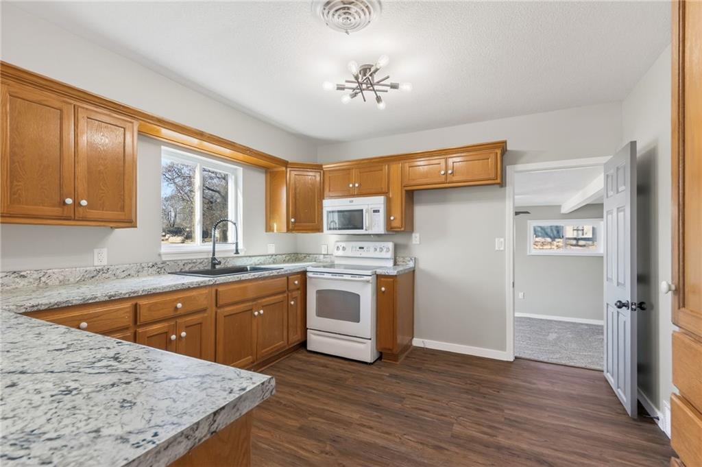 604 Stoutmore Street Polo, MO 64671 - Photo 11 of 21