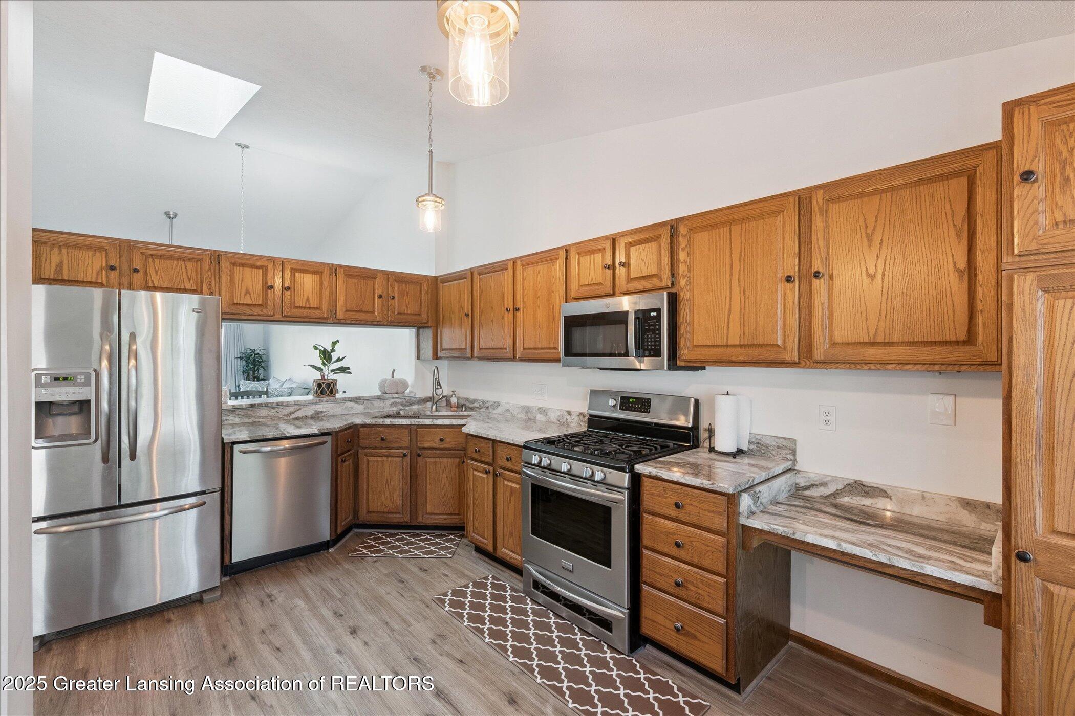 6512 Spring Tree Lane, Unit 14 Lansing, MI 48917 - Photo 12 of 38 20250927114514161660000000-o