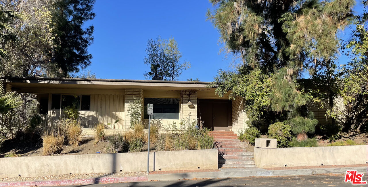 16643 Nanberry Road Encino, CA 91436 - Photo 6 of 17