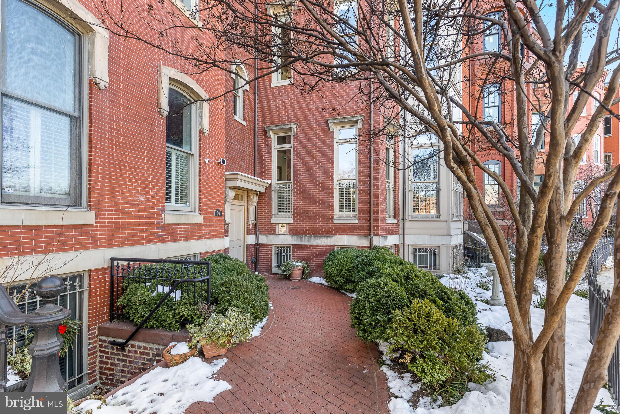 20 Logan Circle Northwest, Unit 12 Washington, DC 20005 - Photo 5 of 30 Situated in a Boutique-Style Building