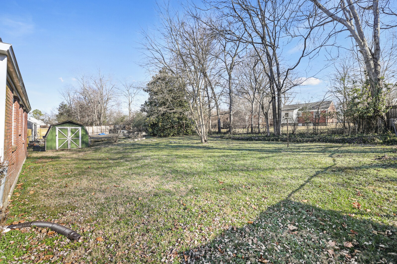 2217 Pinewood Road Nashville, TN 37216 - Photo 20 of 38 a view of a volley ball court