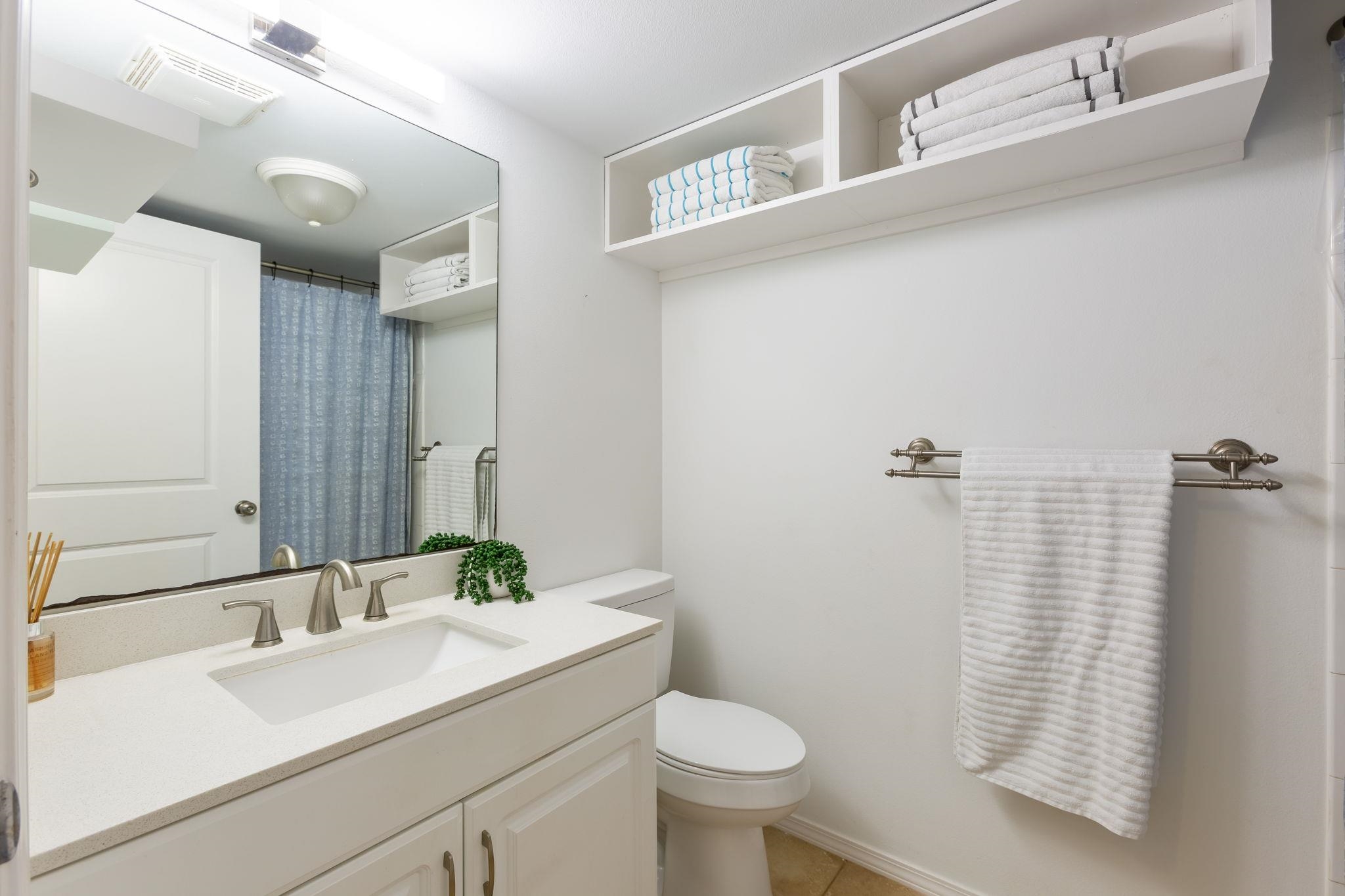 10 Heather Lane, Unit 231 Lahaina, HI 96761 - Photo 37 of 44 a bathroom with a sink toilet and shower