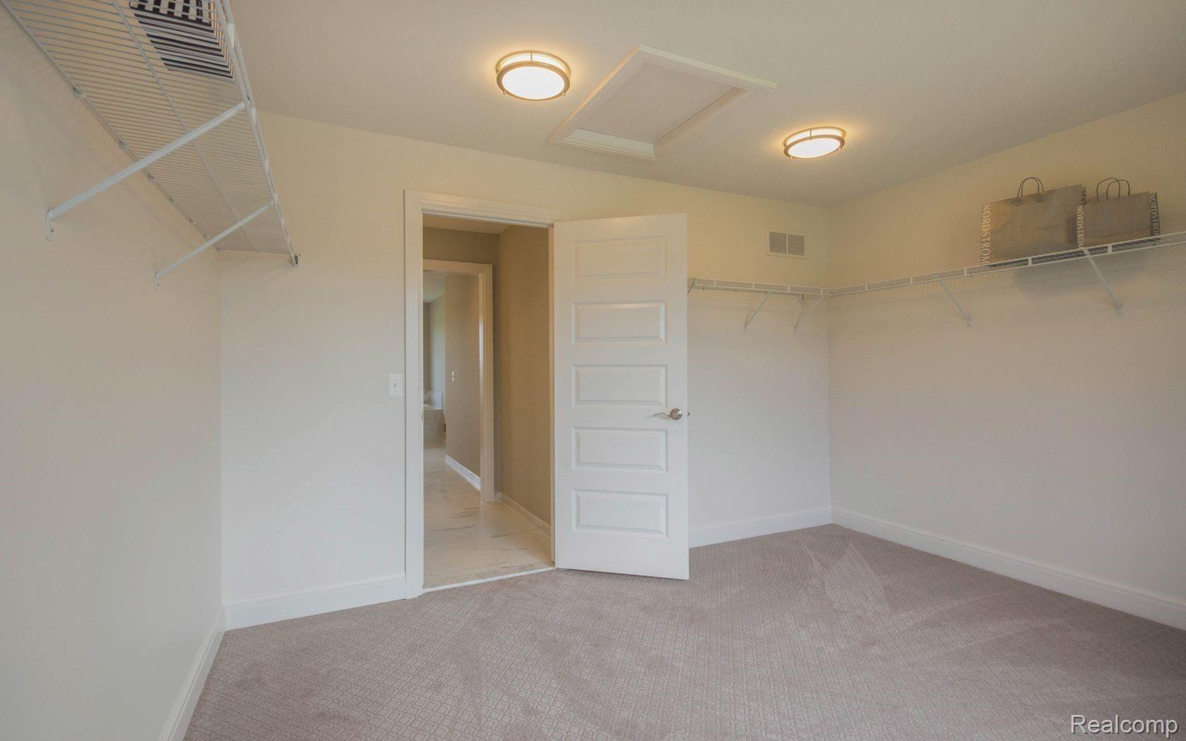 1719 Traceky Drive Rochester, MI 48306 - Photo 27 of 39 28.jpg