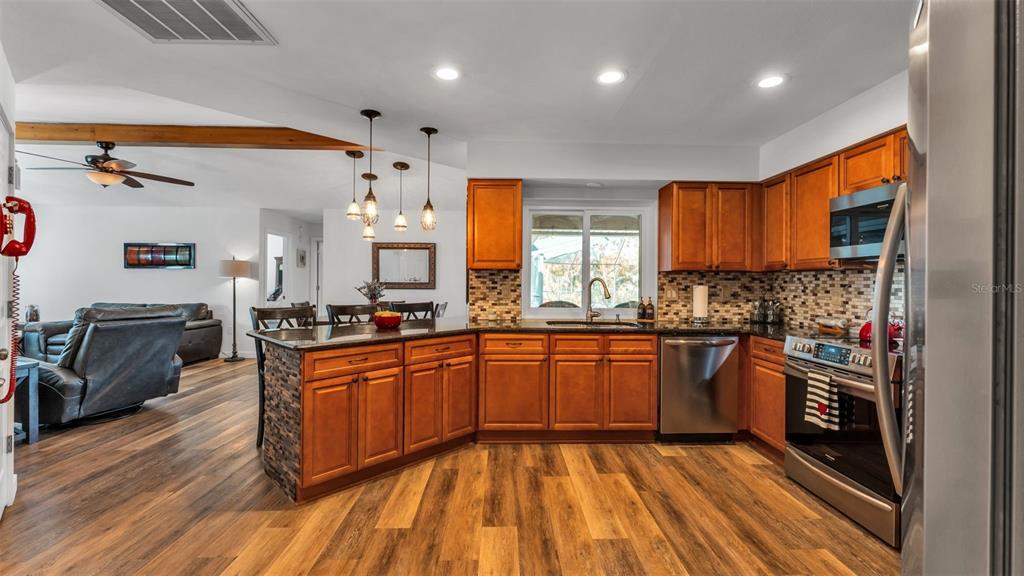 6727 Nells Way Lakeland, FL 33813 - Photo 10 of 62