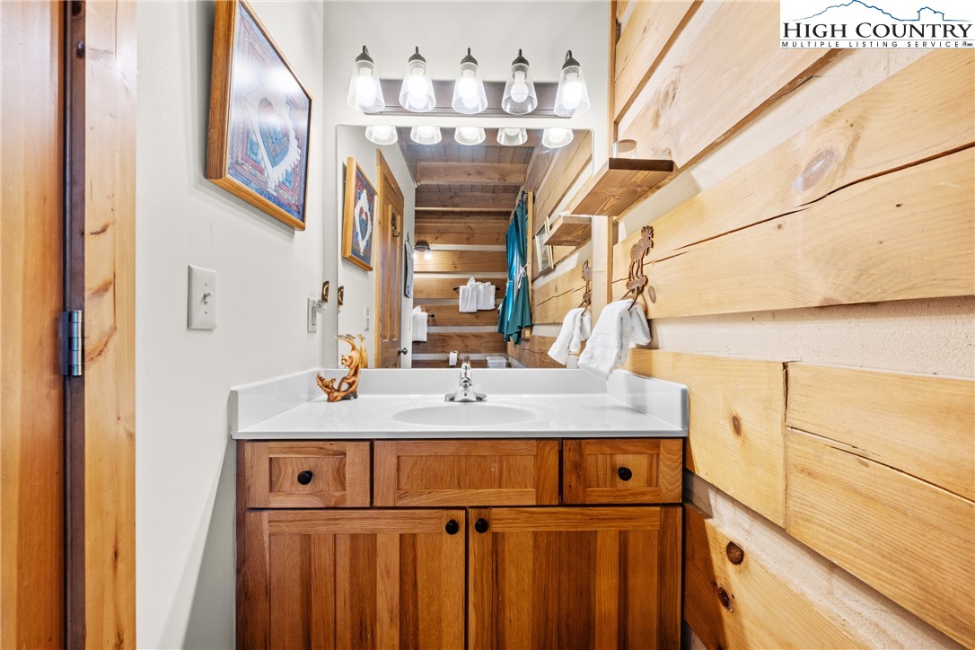 207 Lake Road Beech Mountain, NC 28604 - Photo 21 of 32