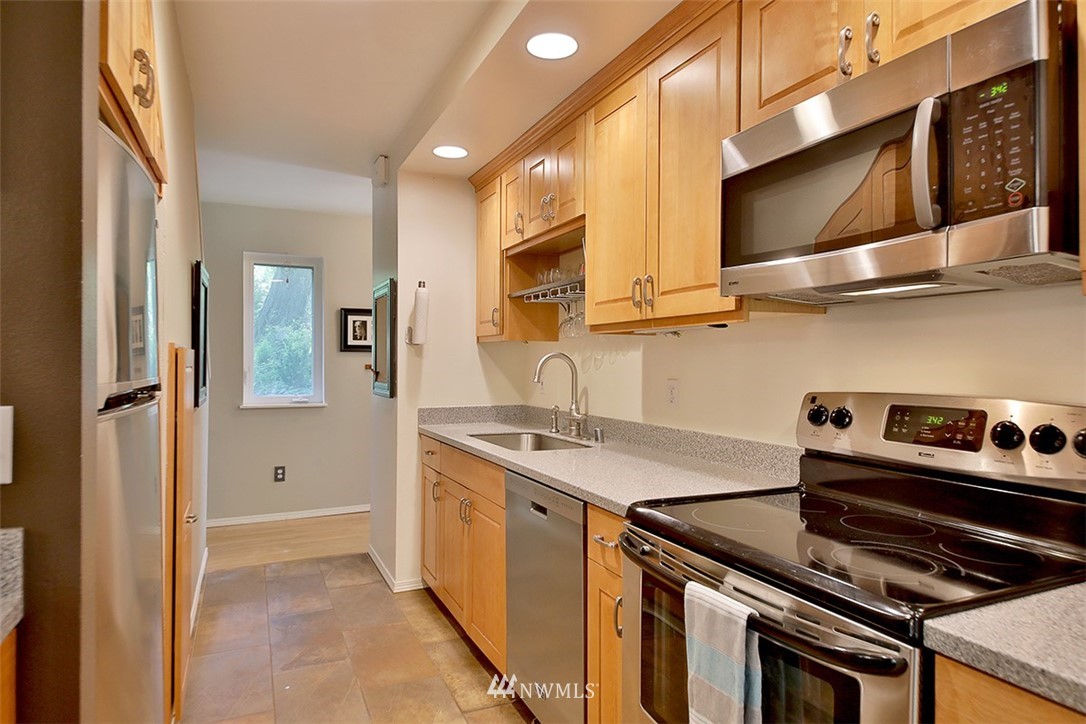 7921 Decatur Avenue Clinton, WA 98236 - Photo 11 of 38 Gallery Image 11