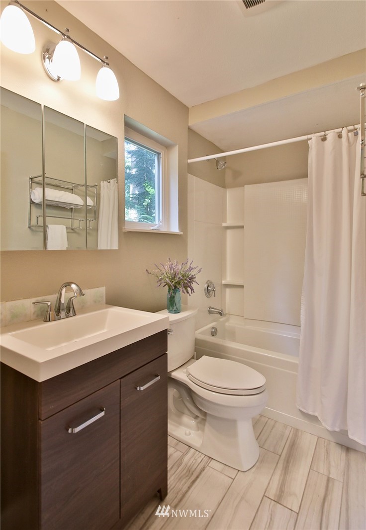 7921 Decatur Avenue Clinton, WA 98236 - Photo 13 of 38 Gallery Image 13