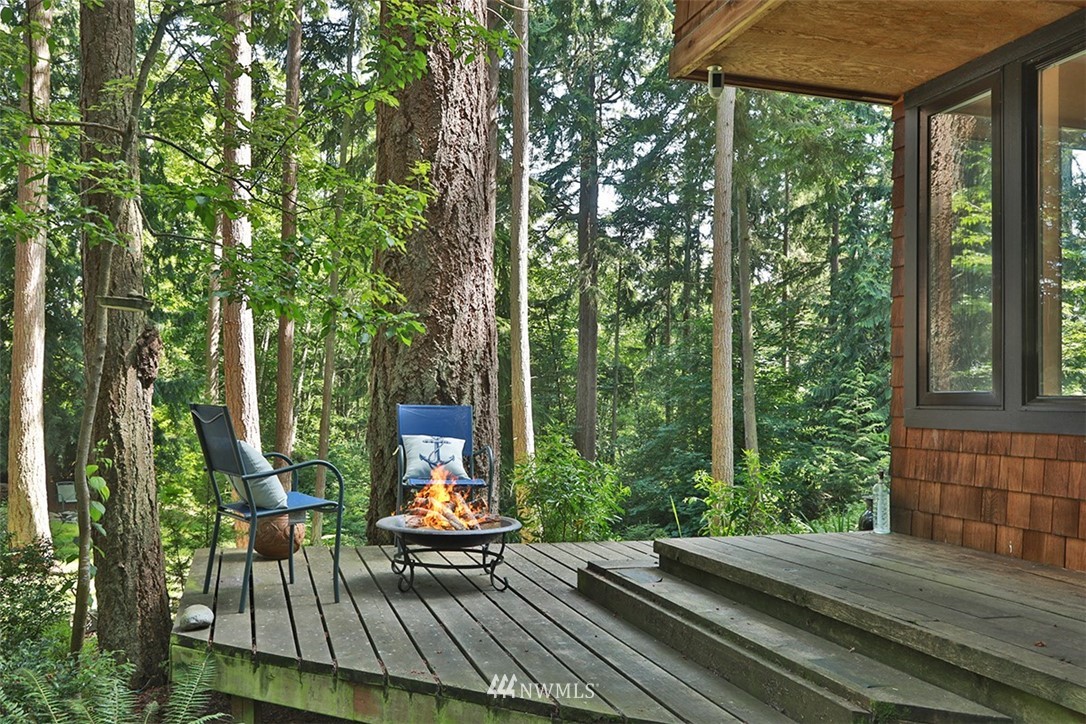7921 Decatur Avenue Clinton, WA 98236 - Photo 3 of 38 Gallery Image 3