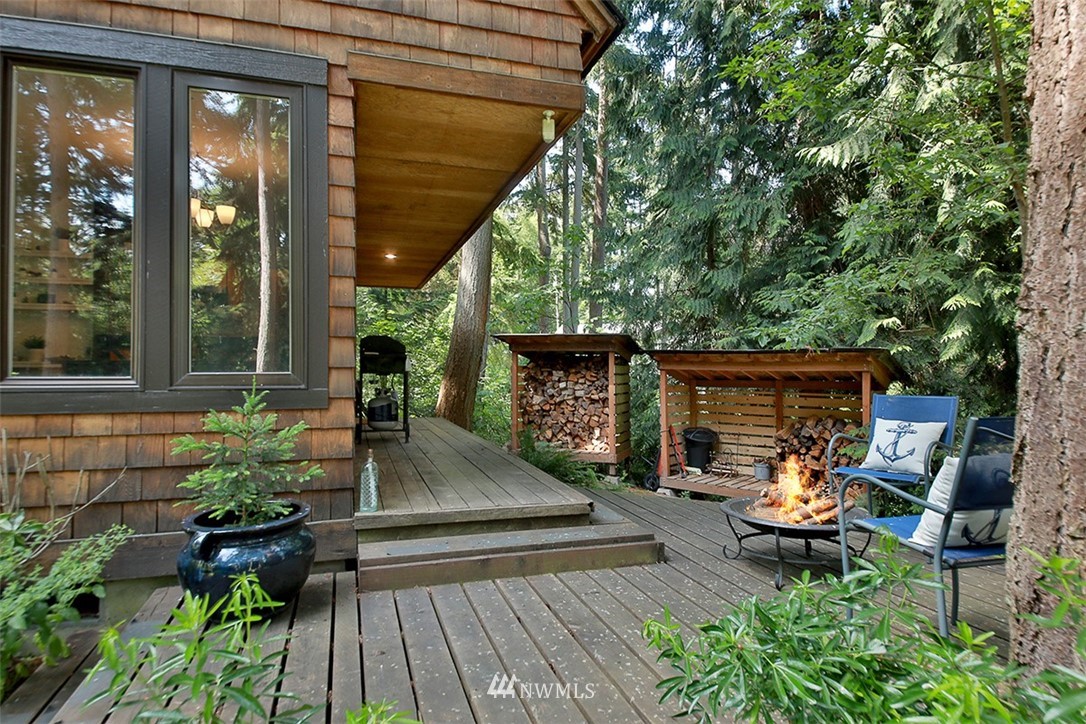 7921 Decatur Avenue Clinton, WA 98236 - Photo 4 of 38 Gallery Image 4