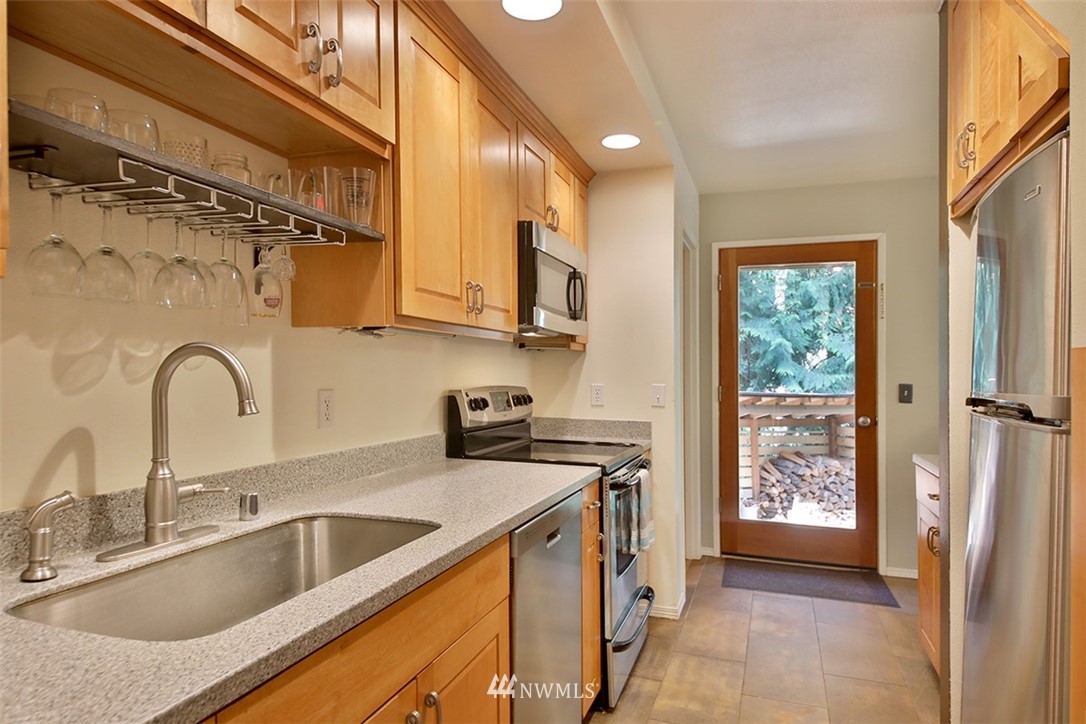 7921 Decatur Avenue Clinton, WA 98236 - Photo 10 of 38 Gallery Image 10