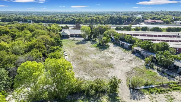 $5,250,000 | 6829 Marvin D. Love Freeway, Dallas, TX 75237