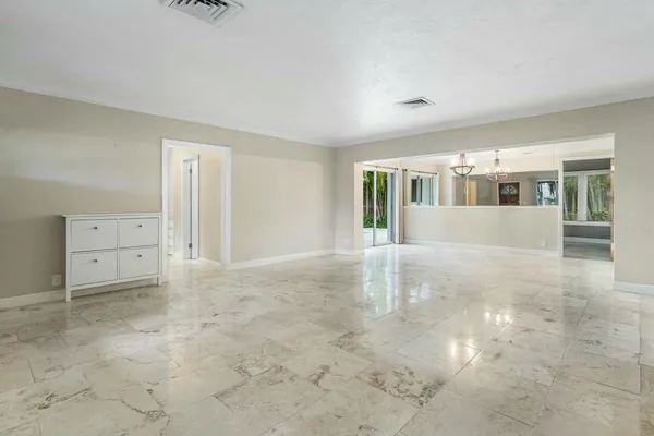 $7,500 | 121 Northeast Spanish Court, Boca Raton, FL 33432