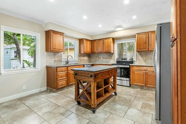 $7,500 | 121 Northeast Spanish Court, Boca Raton, FL 33432