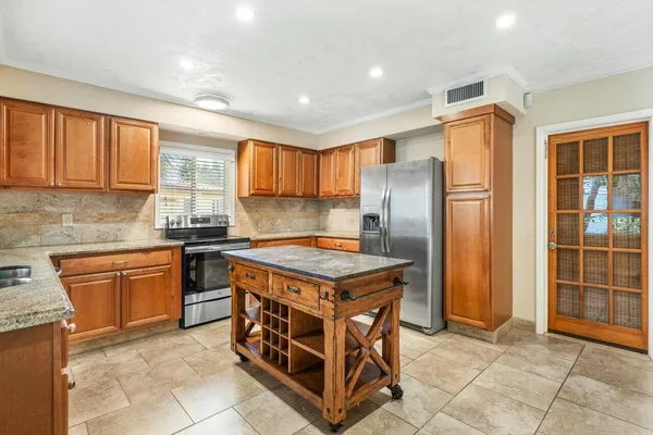 $7,500 | 121 Northeast Spanish Court, Boca Raton, FL 33432