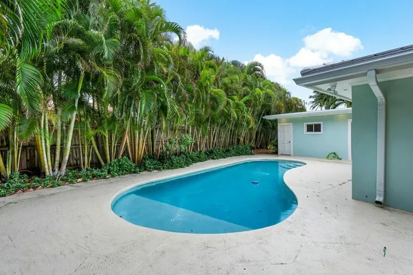 $7,500 | 121 Northeast Spanish Court, Boca Raton, FL 33432