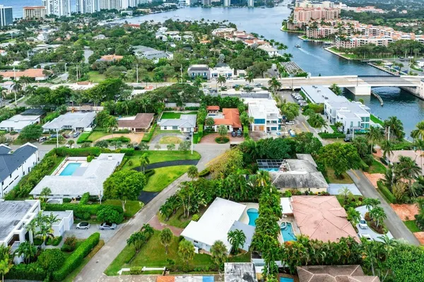 $7,500 | 121 Northeast Spanish Court, Boca Raton, FL 33432