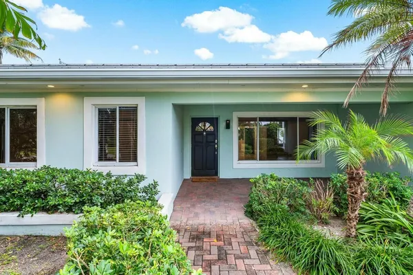 $7,500 | 121 Northeast Spanish Court, Boca Raton, FL 33432