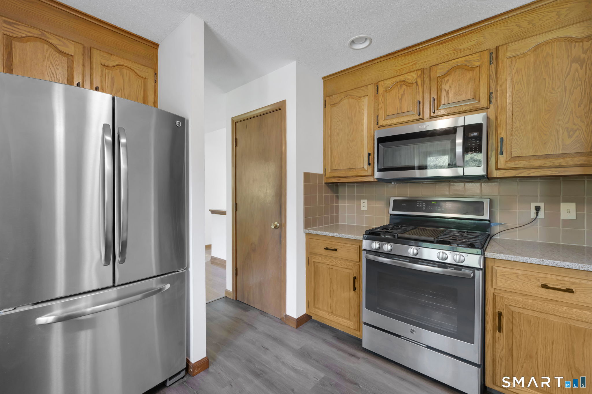 191 Natsisky Farm Road South Windsor, CT 06074 - Photo 14 of 37