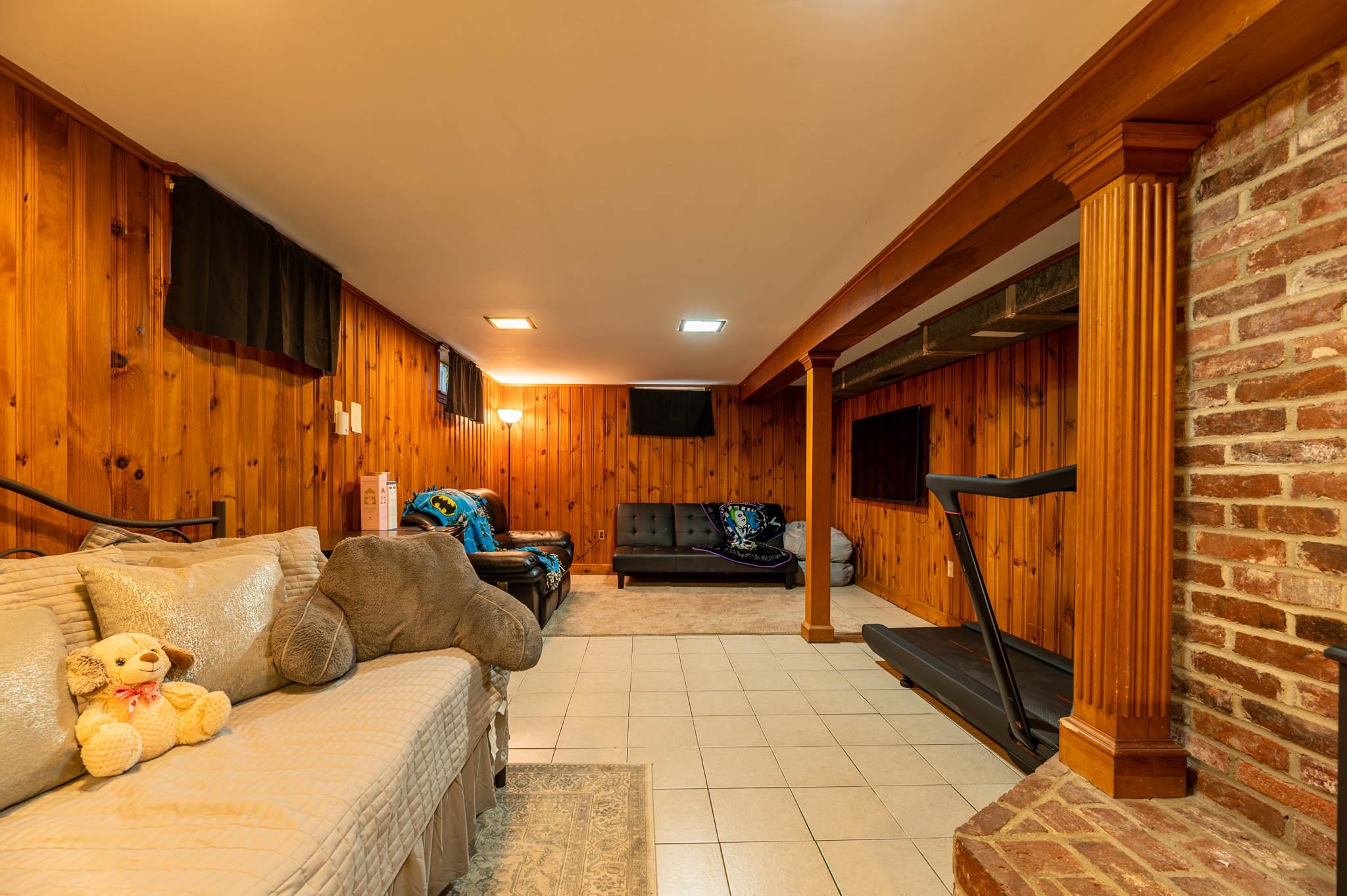 30 Dickerman Street Nashua, NH 03060 - Photo 11 of 16