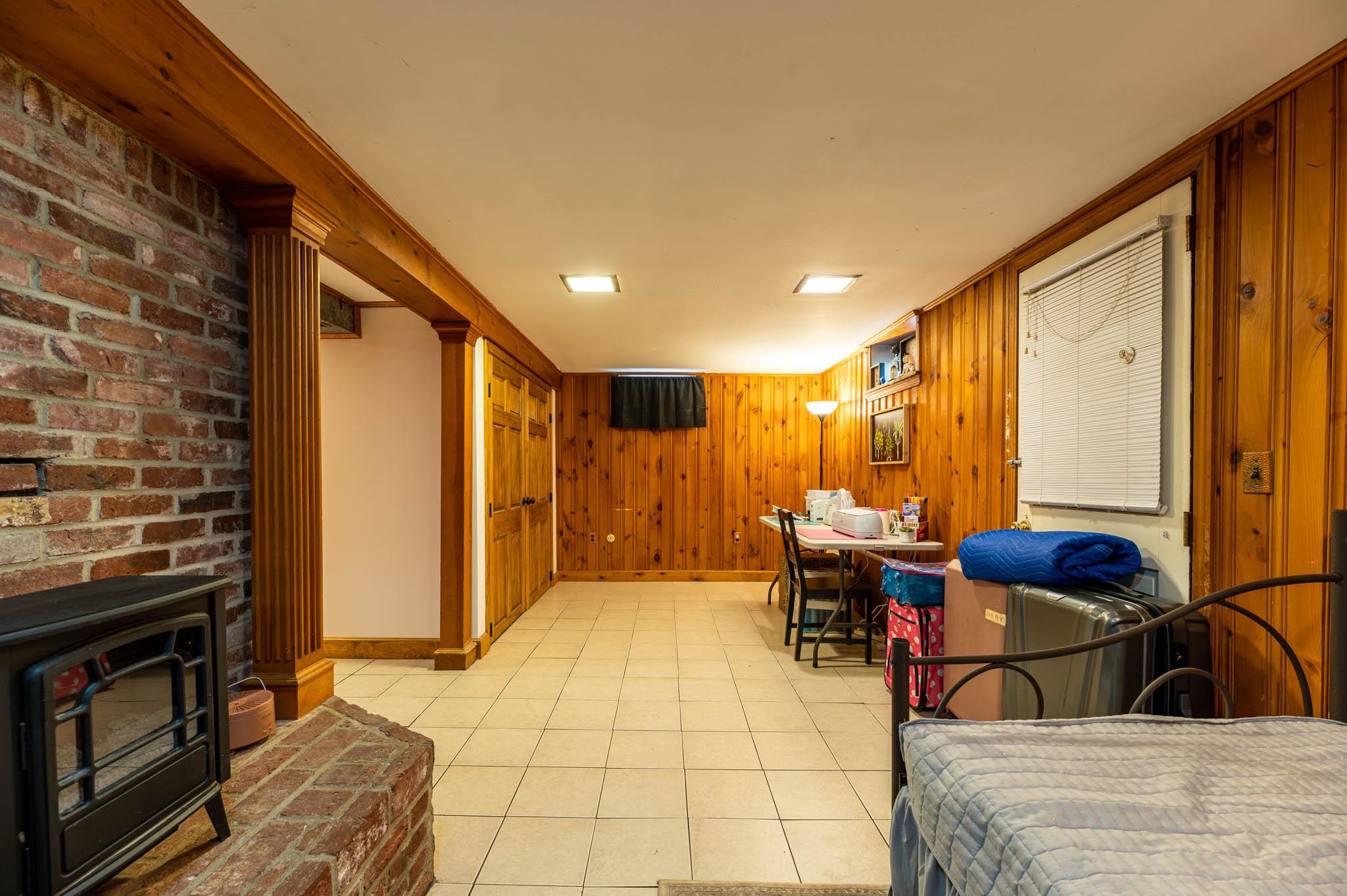 30 Dickerman Street Nashua, NH 03060 - Photo 12 of 16