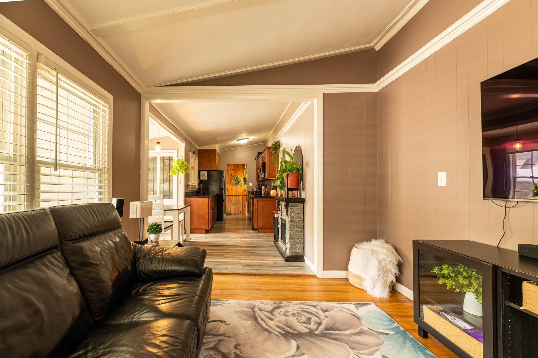 30 Dickerman Street Nashua, NH 03060 - Photo 3 of 16