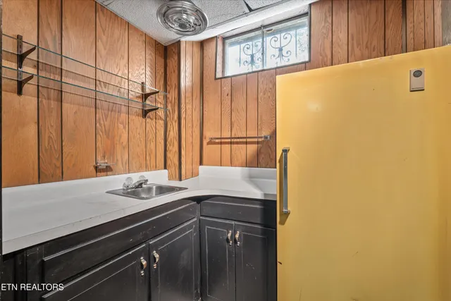 $380,000 | 3616 Riverview Drive, Knoxville, TN 37914