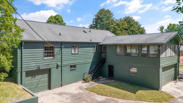 $380,000 | 3616 Riverview Drive, Knoxville, TN 37914