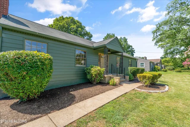 $380,000 | 3616 Riverview Drive, Knoxville, TN 37914