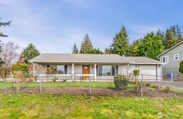 $2,600 | 10429 Sandy Beach Drive, Lake Stevens, WA 98258