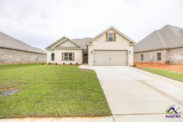 $306,525 | 304 Willowbrook Lane, Kathleen, GA 31047