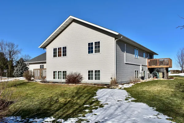 $349,900 | 17 Williams Street, Lewiston, MN 55952