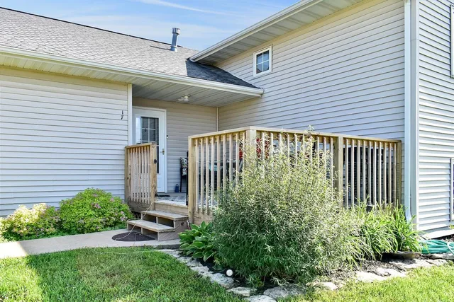 $369,000 | 17 Williams Street, Lewiston, MN 55952