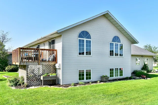 $369,000 | 17 Williams Street, Lewiston, MN 55952