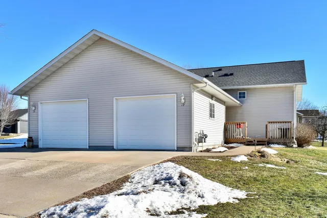 $369,000 | 17 Williams Street, Lewiston, MN 55952