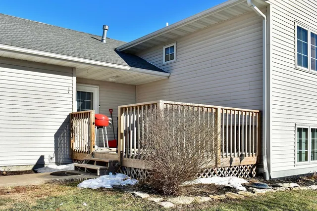 $369,000 | 17 Williams Street, Lewiston, MN 55952