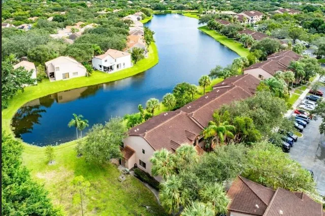$389,000 | 10761 Northwest 14th Street, Unit 281, Plantation, FL 33322