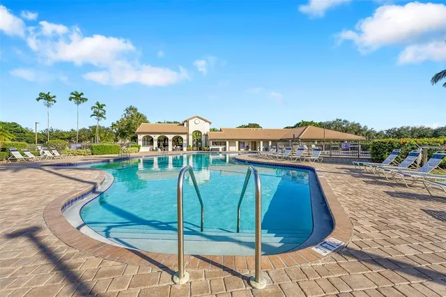 $389,000 | 10761 Northwest 14th Street, Unit 281, Plantation, FL 33322