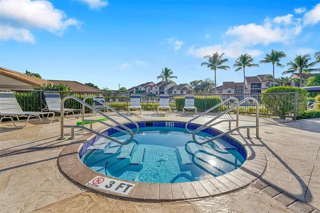 $389,000 | 10761 Northwest 14th Street, Unit 281, Plantation, FL 33322