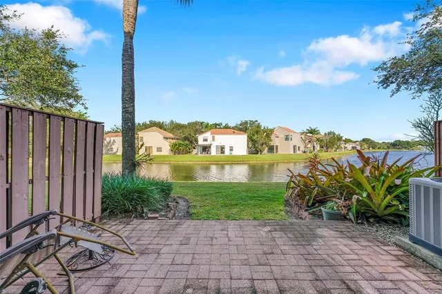 $389,000 | 10761 Northwest 14th Street, Unit 281, Plantation, FL 33322