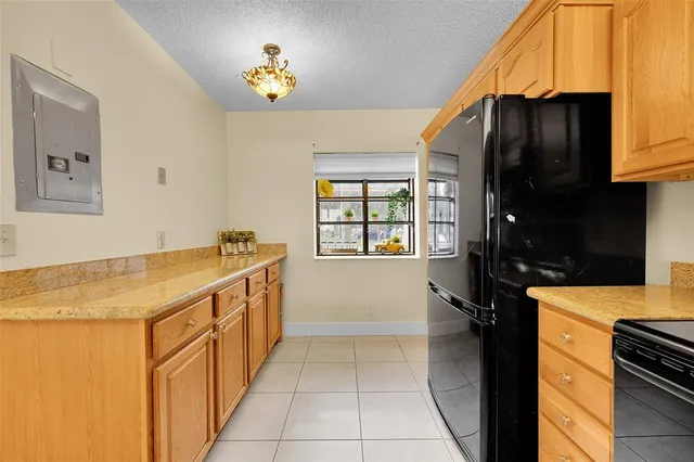 $389,000 | 10761 Northwest 14th Street, Unit 281, Plantation, FL 33322