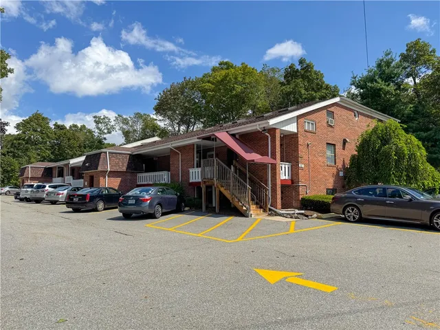 $259,000 | 567 Smithfield Road, Unit 47, North Providence, RI 02904