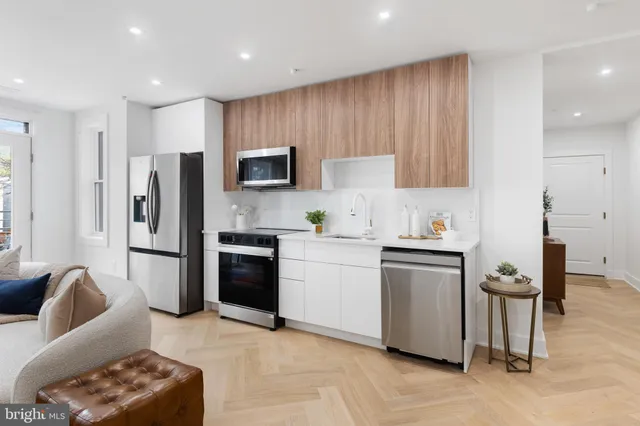 $339,900 | 1124 Florida Street Northeast, Unit 203, Washington, DC 20002