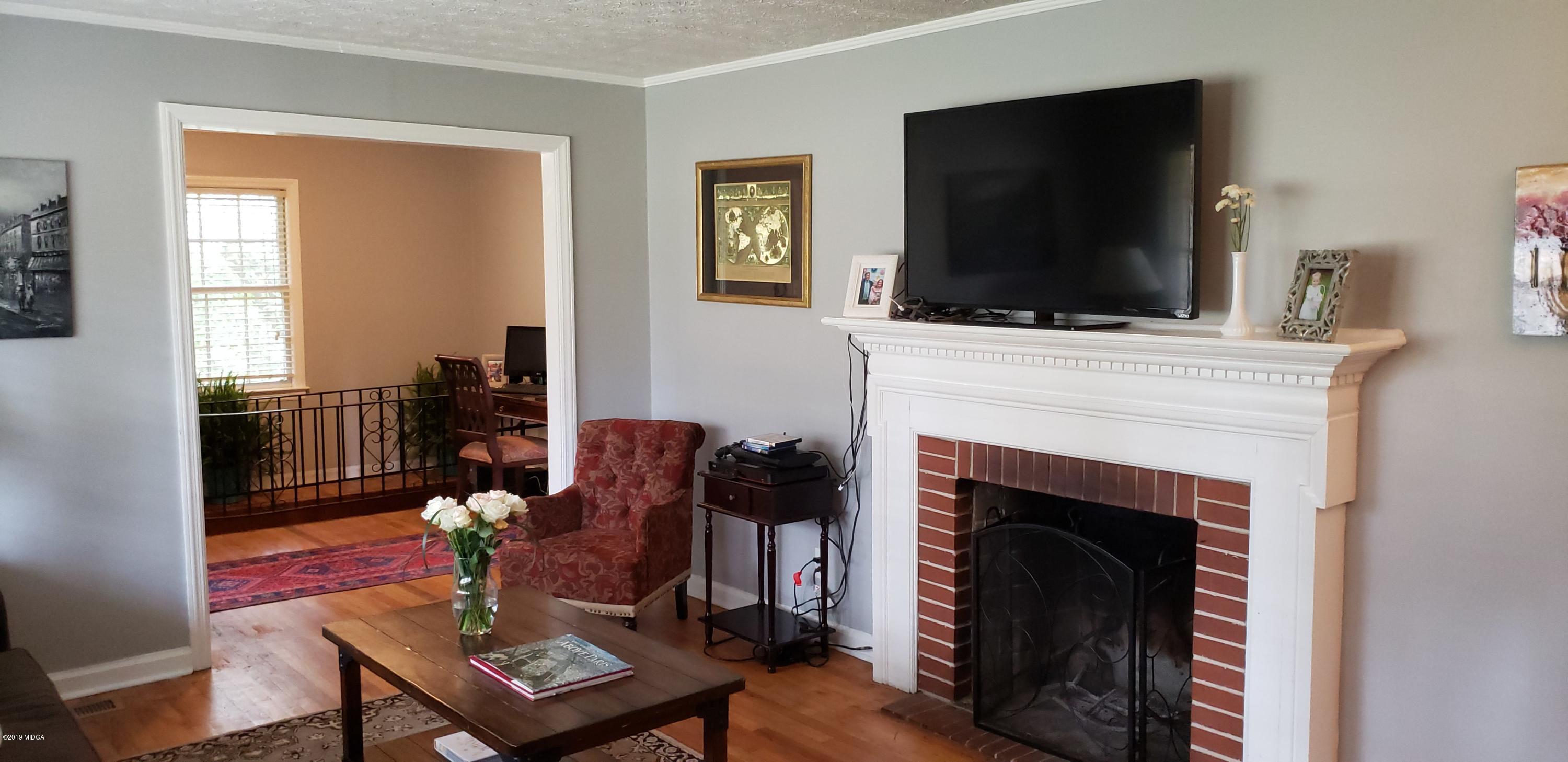 4467 Rivoli Drive Macon, GA 31210 - Photo 6 of 34 20190304_120434