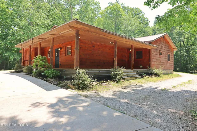 $589,000 | 495 Bear Hollow Road, Oneida, TN 37841