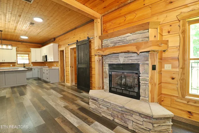 $589,000 | 495 Bear Hollow Road, Oneida, TN 37841