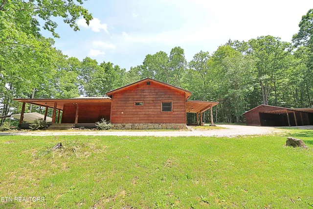 $589,000 | 495 Bear Hollow Road, Oneida, TN 37841