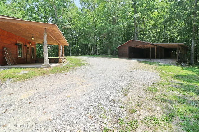 $589,000 | 495 Bear Hollow Road, Oneida, TN 37841