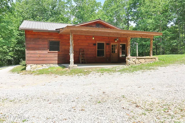 $589,000 | 495 Bear Hollow Road, Oneida, TN 37841