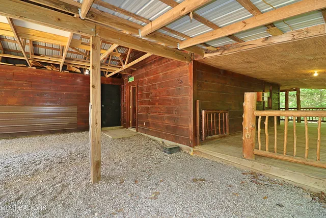 $589,000 | 495 Bear Hollow Road, Oneida, TN 37841